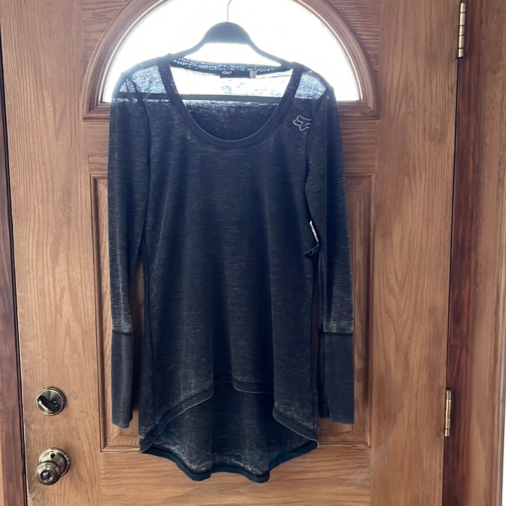 FOX🦊 BRAND NEW…light weight thermal top. Gray size L. Hangs longer in the back.